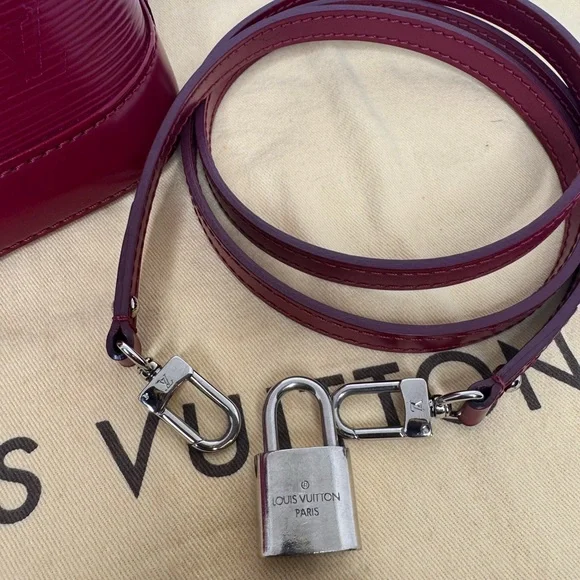 Louis Vuitton Alma BB - Picture 14 of 17